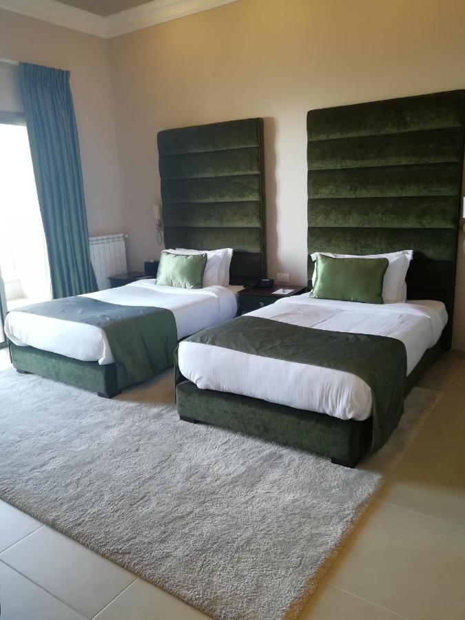 Cherry Blossom Boutique Hotel Bḩamdūn Eksteriør billede