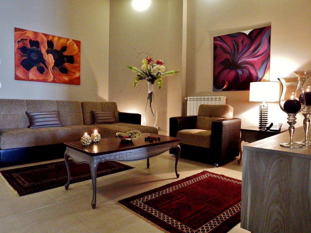 Cherry Blossom Boutique Hotel Bḩamdūn Værelse billede