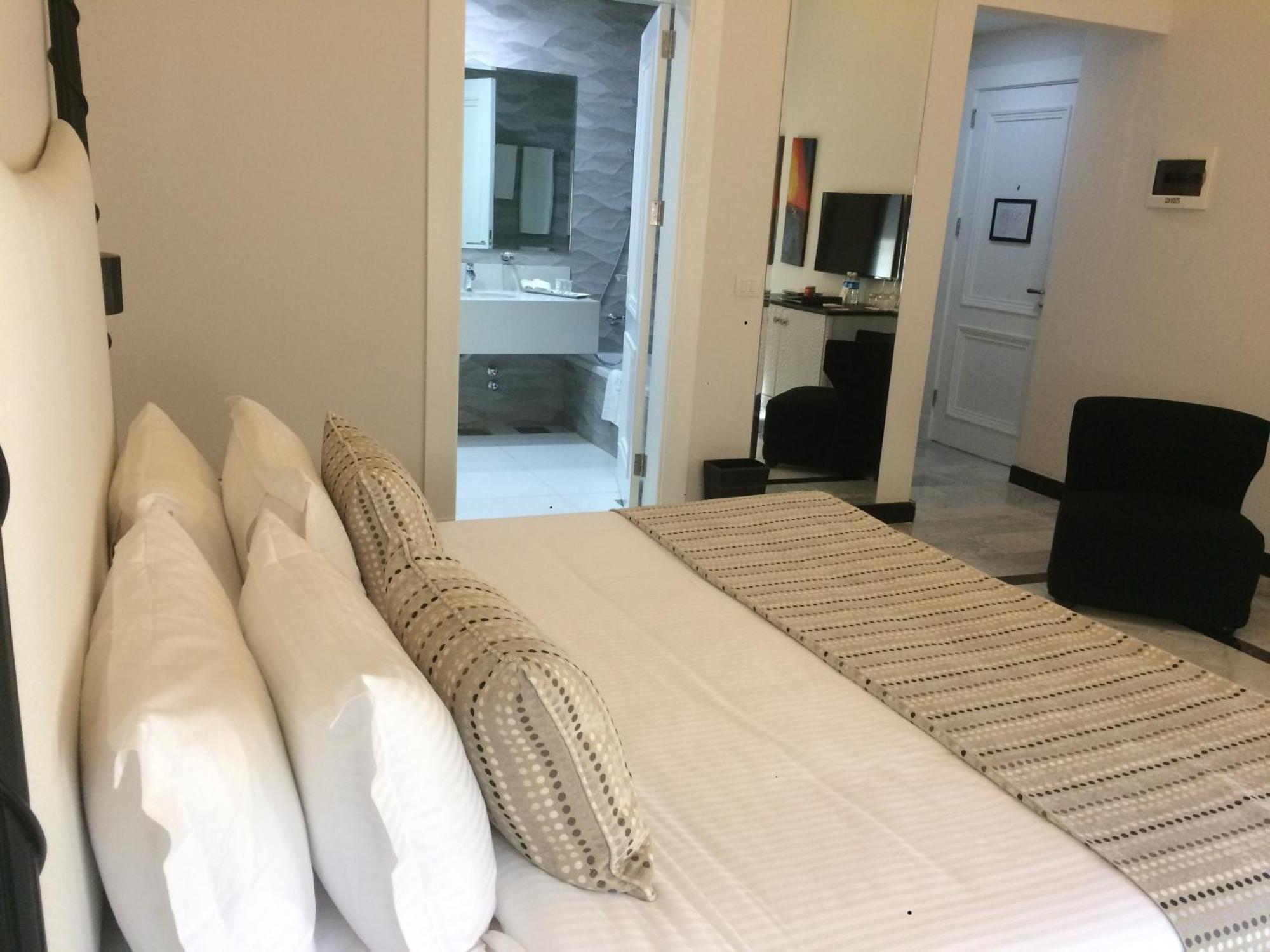 Cherry Blossom Boutique Hotel Bḩamdūn Eksteriør billede