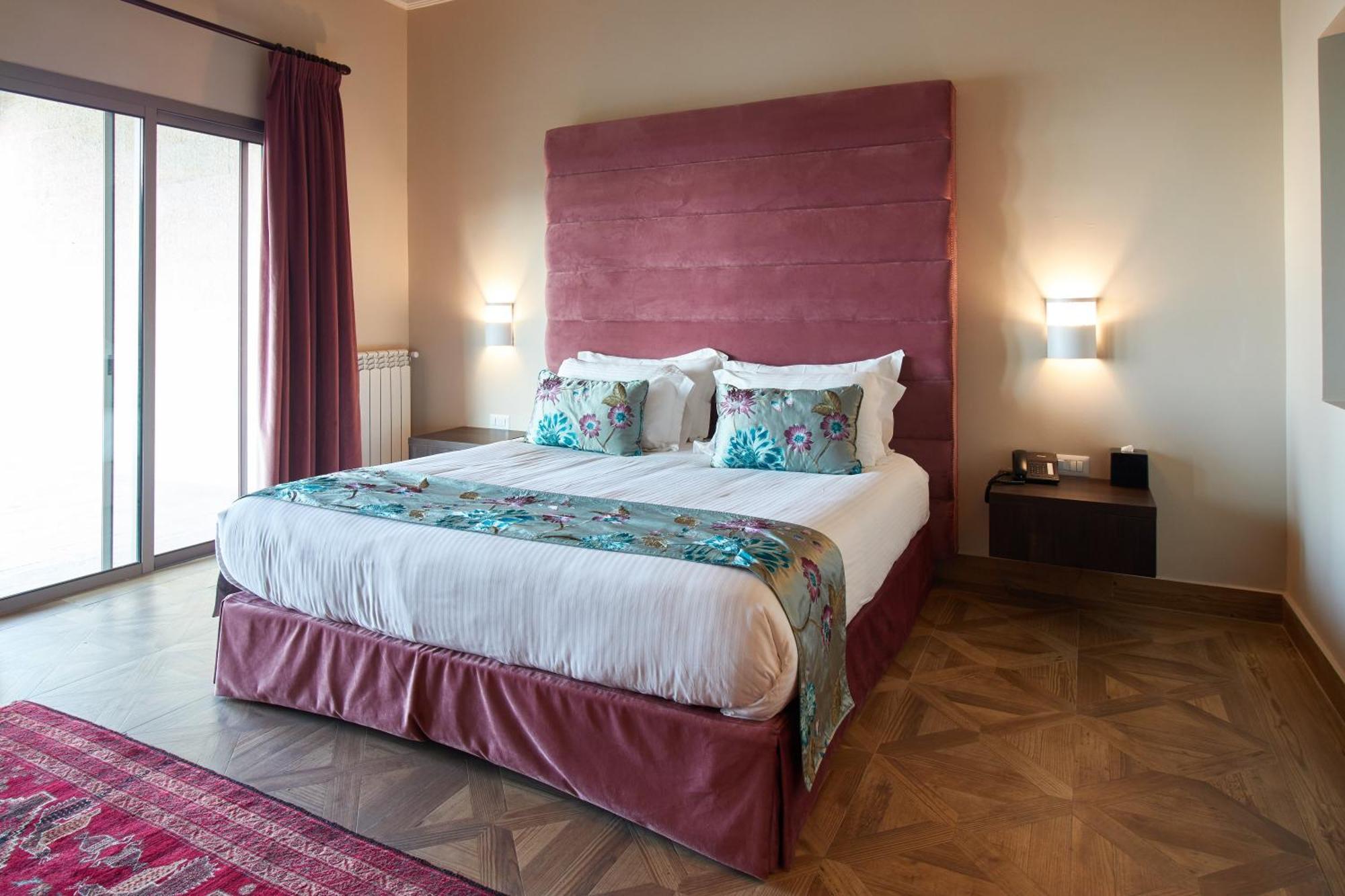 Cherry Blossom Boutique Hotel Bḩamdūn Eksteriør billede