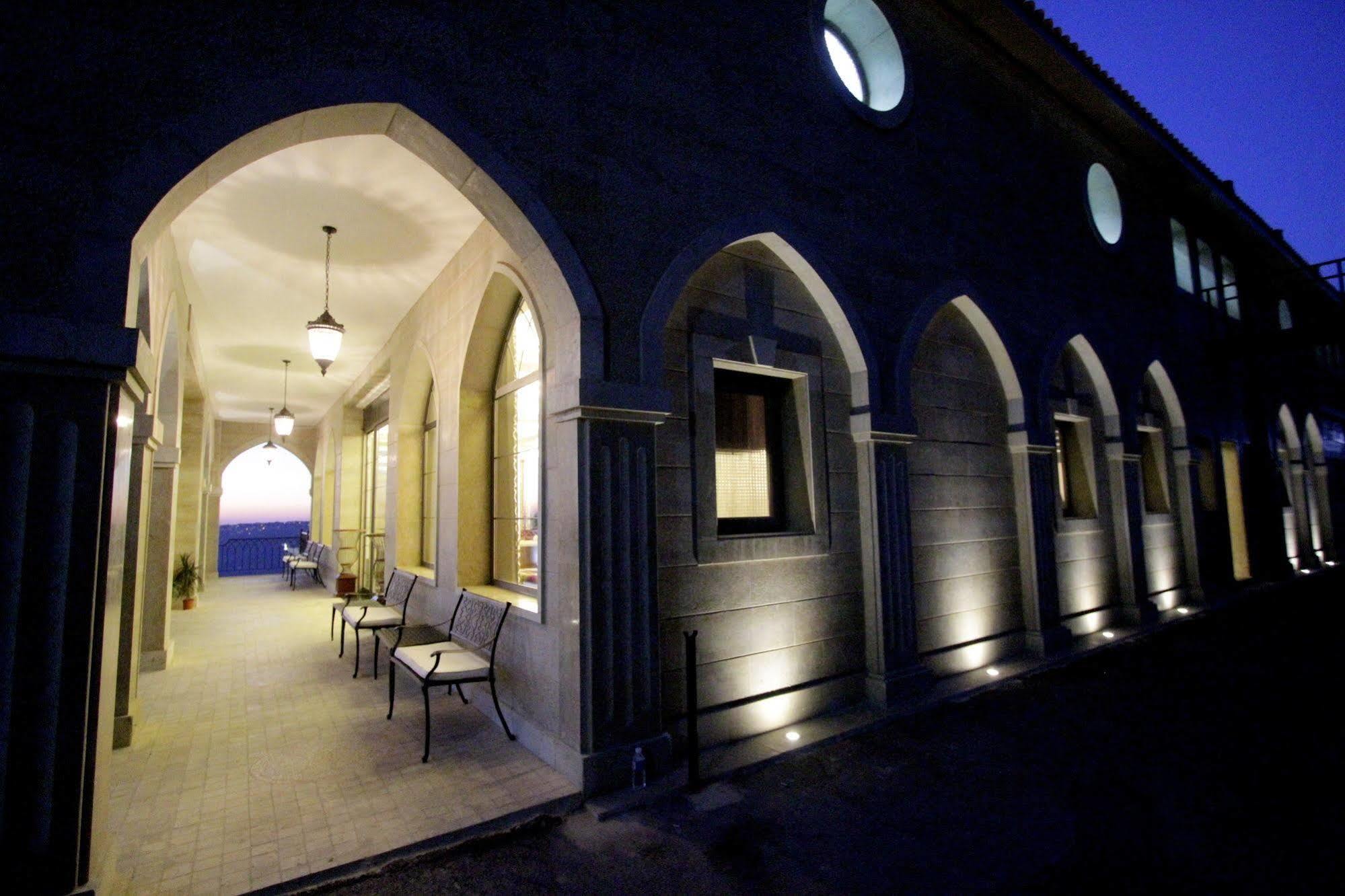 Cherry Blossom Boutique Hotel Bḩamdūn Eksteriør billede