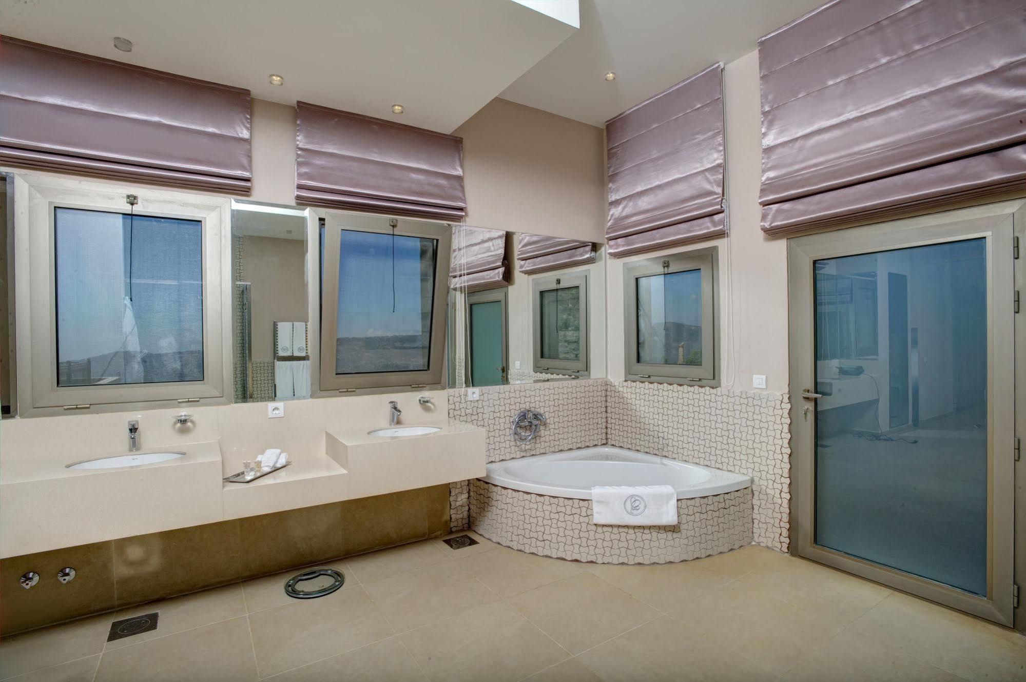 Cherry Blossom Boutique Hotel Bḩamdūn Eksteriør billede