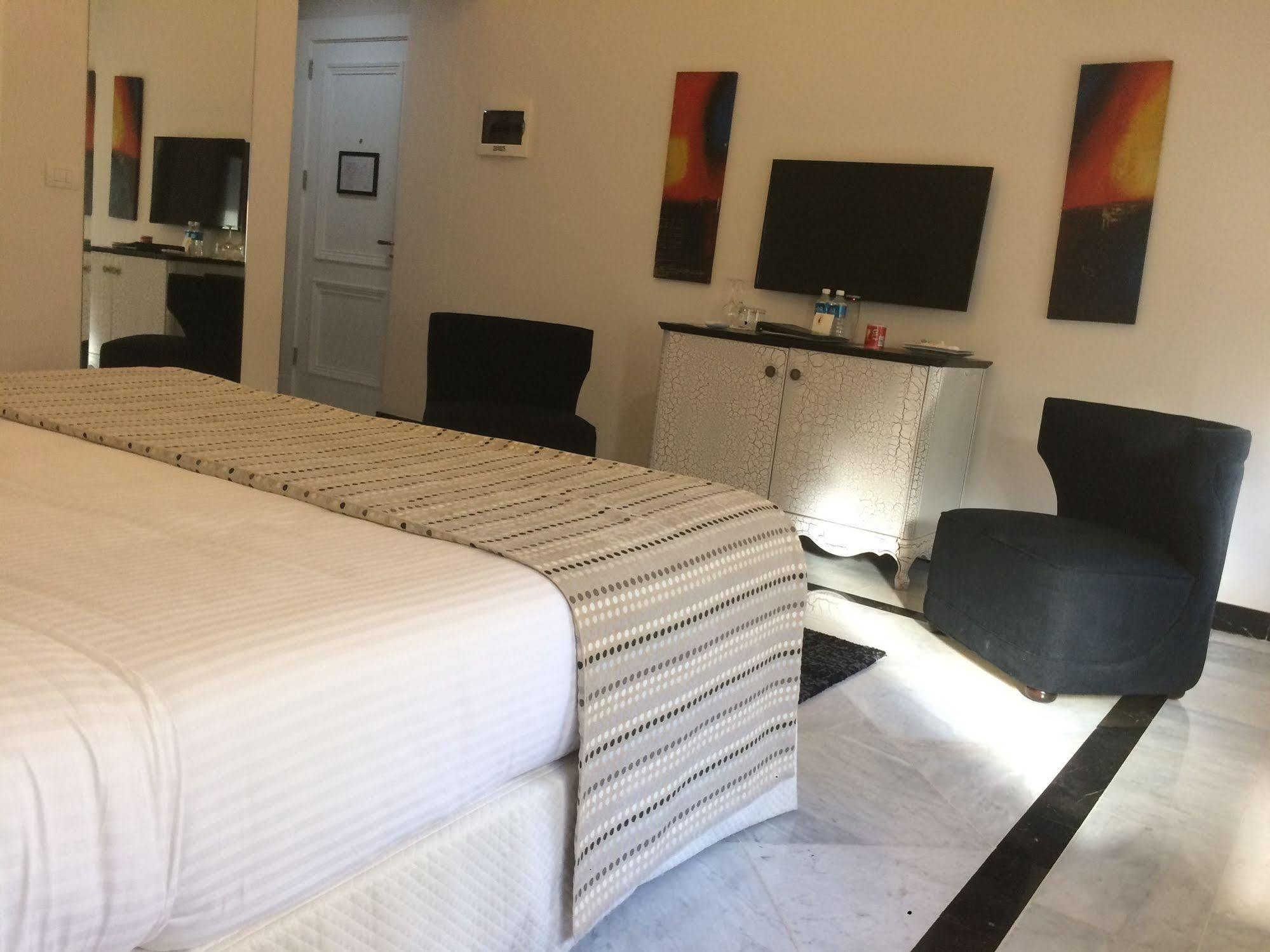 Cherry Blossom Boutique Hotel Bḩamdūn Eksteriør billede